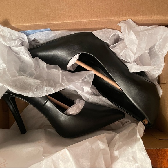 Women’s black stiletto heels. NIB never worn. - Picture 3 of 8